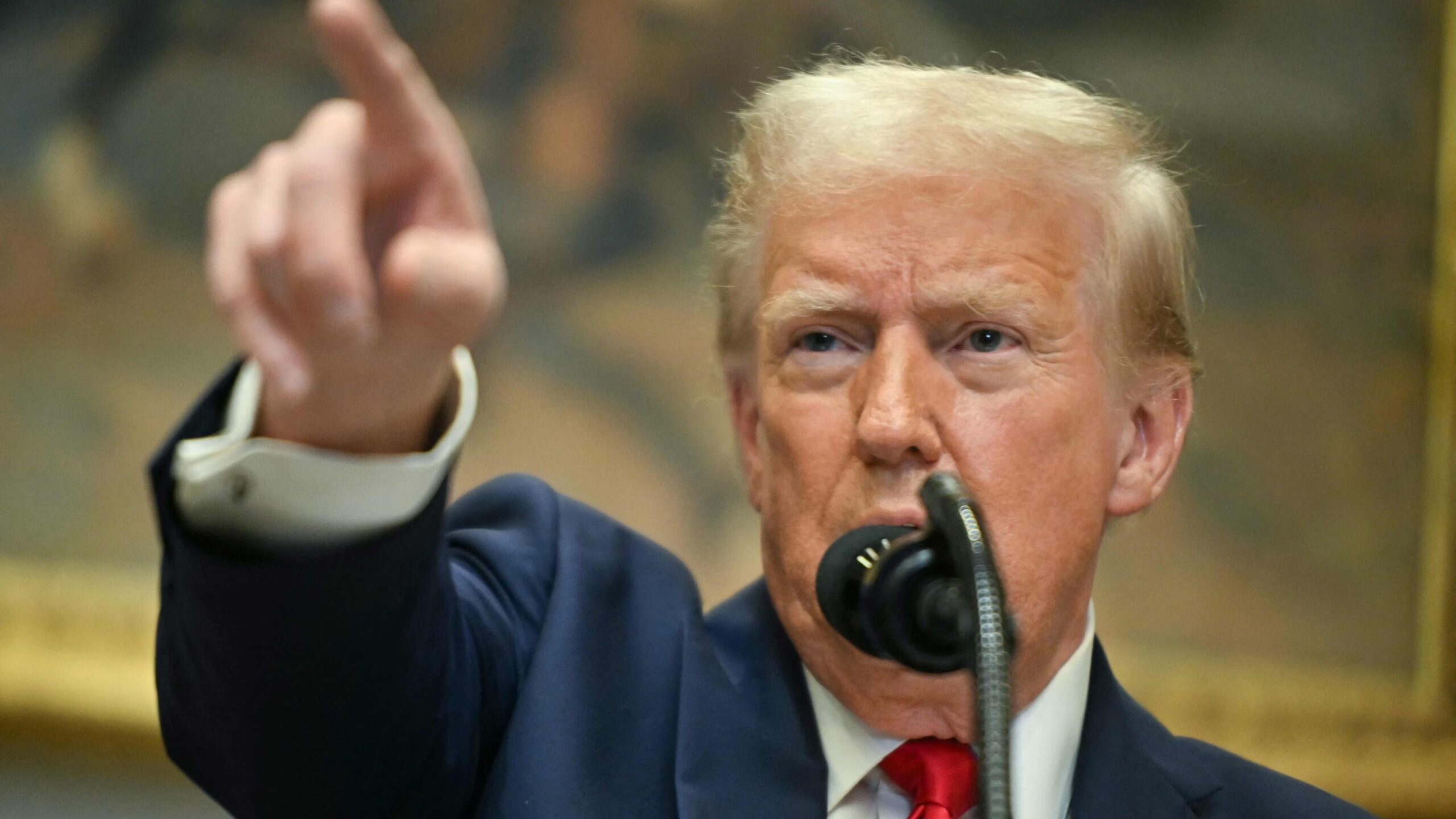 Trump Signals Readiness to Sanction Russia if NATO Halts Oil Purchases