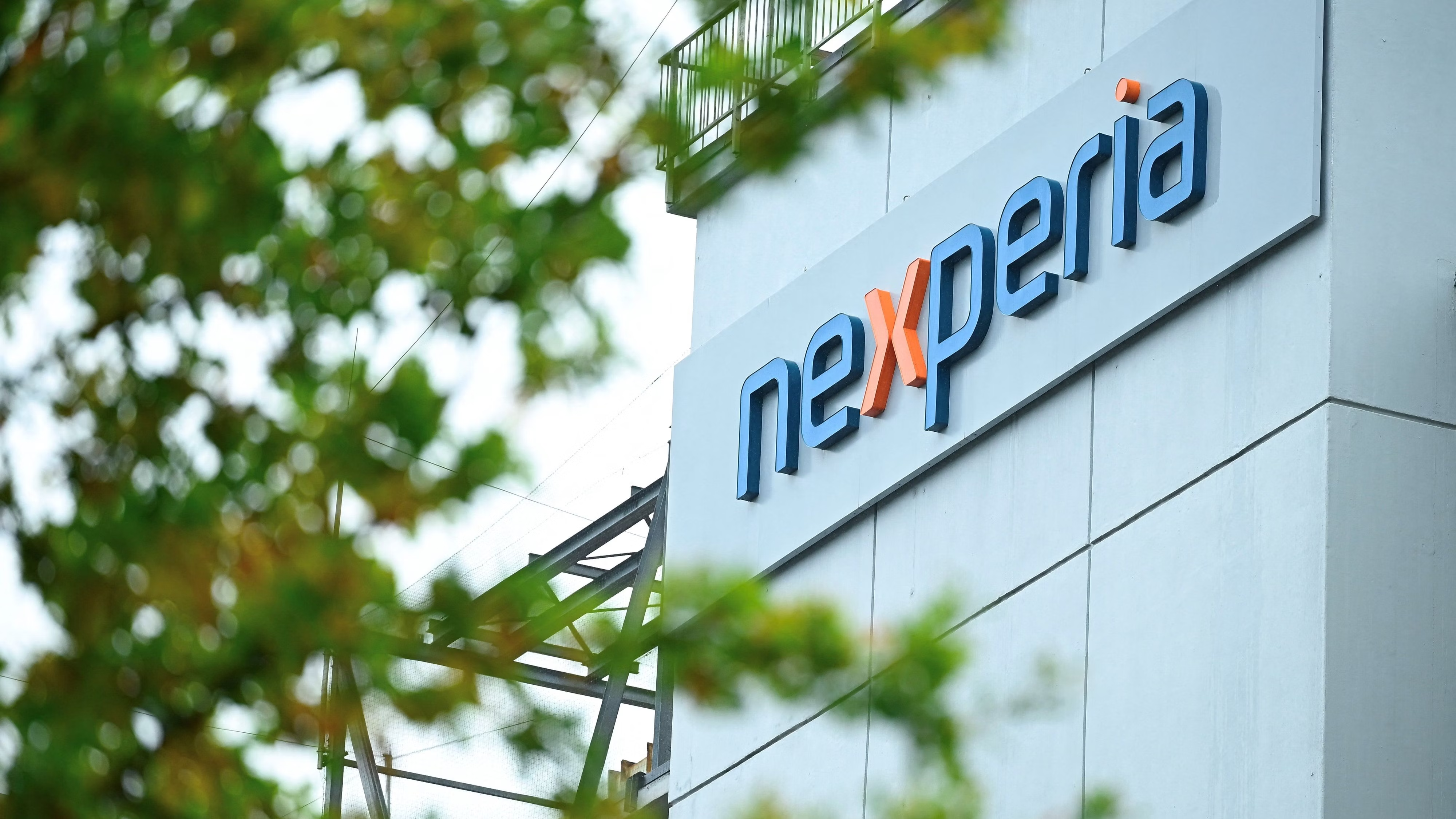 Dutch Government Halts Intervention in Chinese-Owned Chipmaker Nexperia After Talks With Beijing