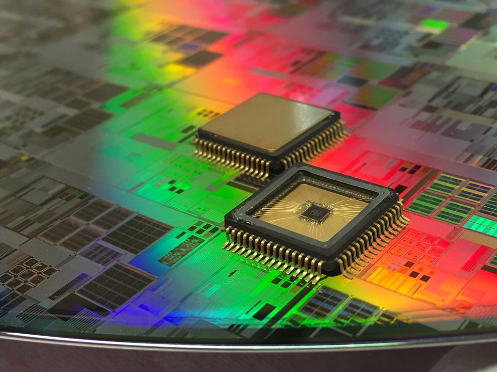 End of the Microchip Era: Wafer-Scale Systems Emerge as Next Frontier in Computing