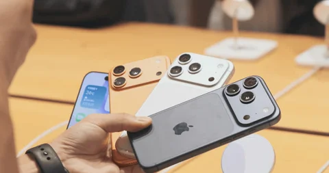 Apple Prepares iOS 26.1 Release With Option to Tone Down Liquid Glass Effect