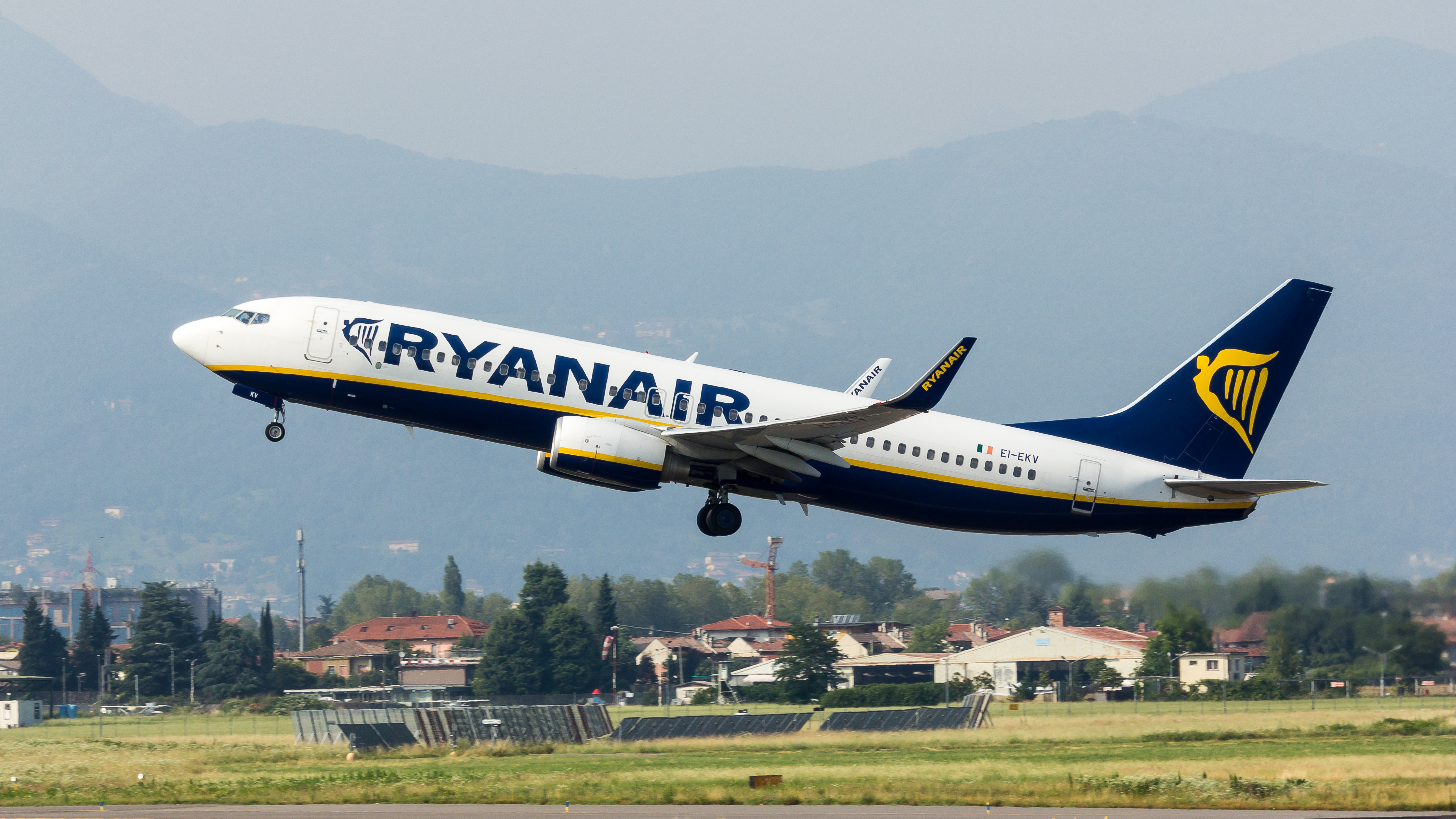 Ryanair Ends Acceptance of Printed Boarding Passes as Airline Shifts to Fully Digital System