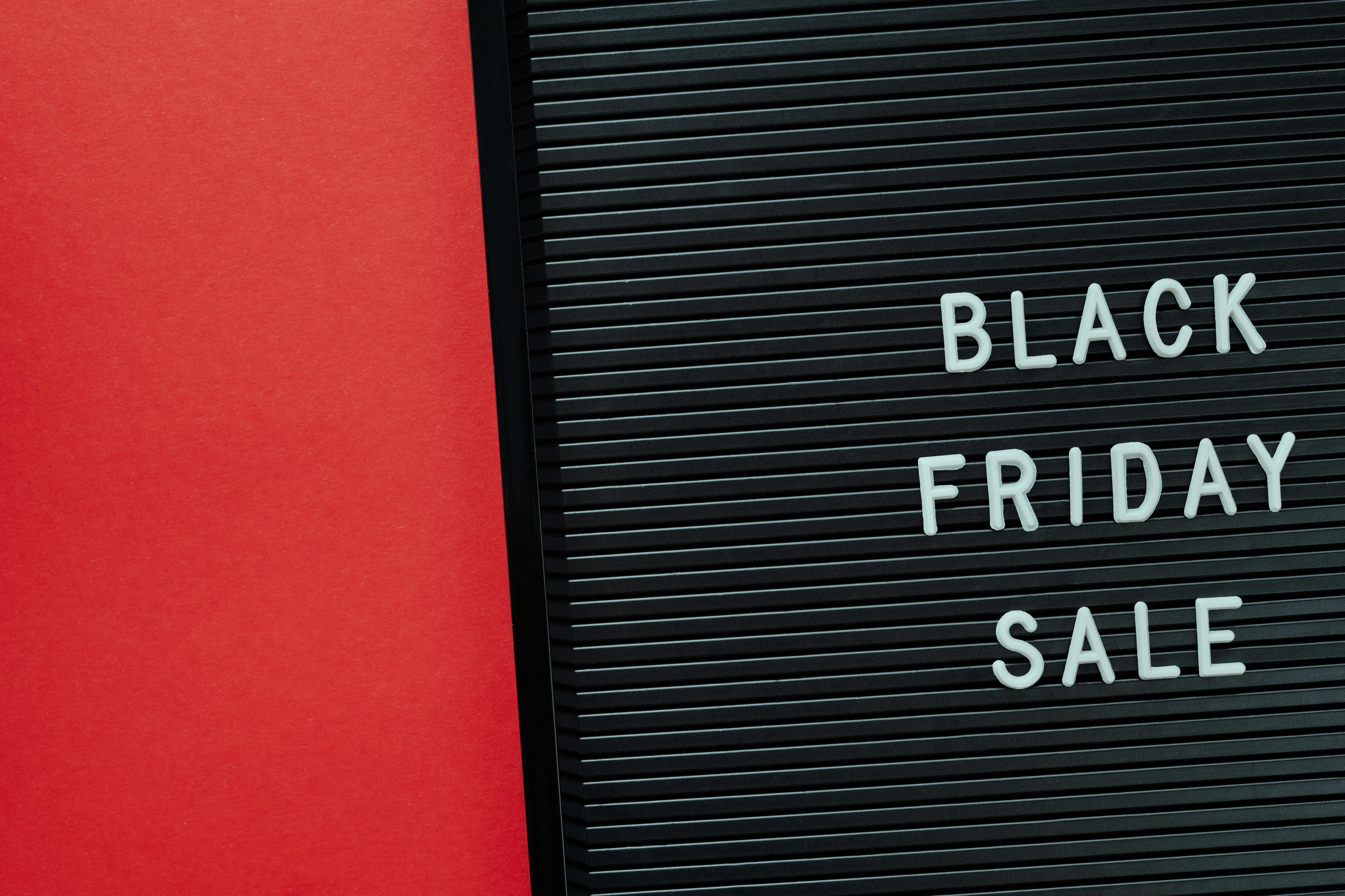 Rufus Helps Lift Amazon’s Black Friday Sales as AI Shopping Surges