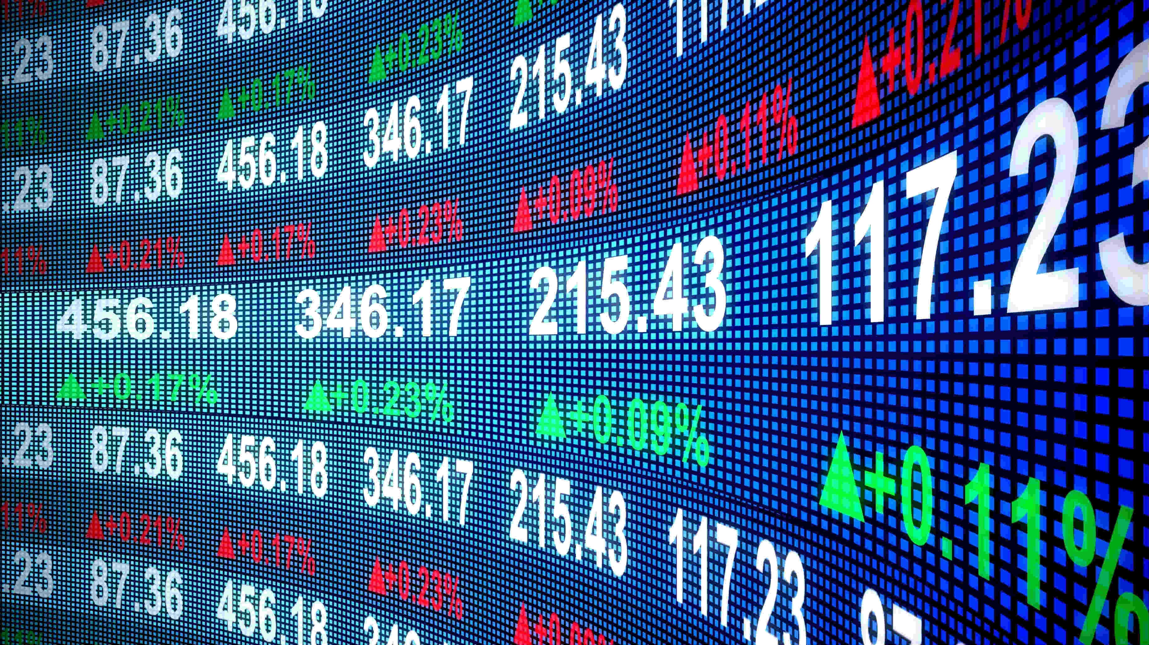 FTSE 100 Hits 10,000 As UK Pushes Households Toward Investing