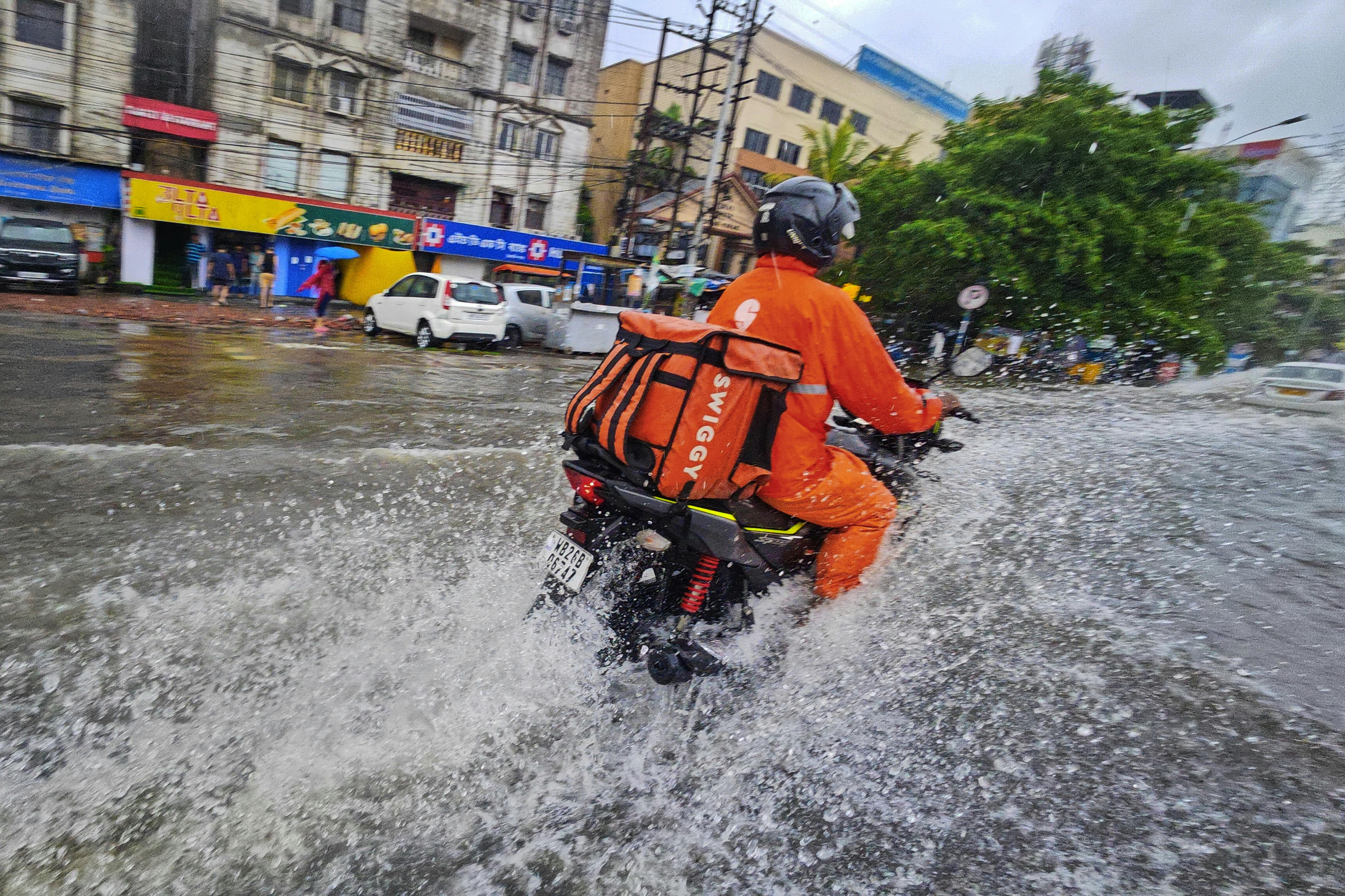 India Presses Quick Commerce Firms To Rework Delivery Promises Amid Worker Safety Concerns