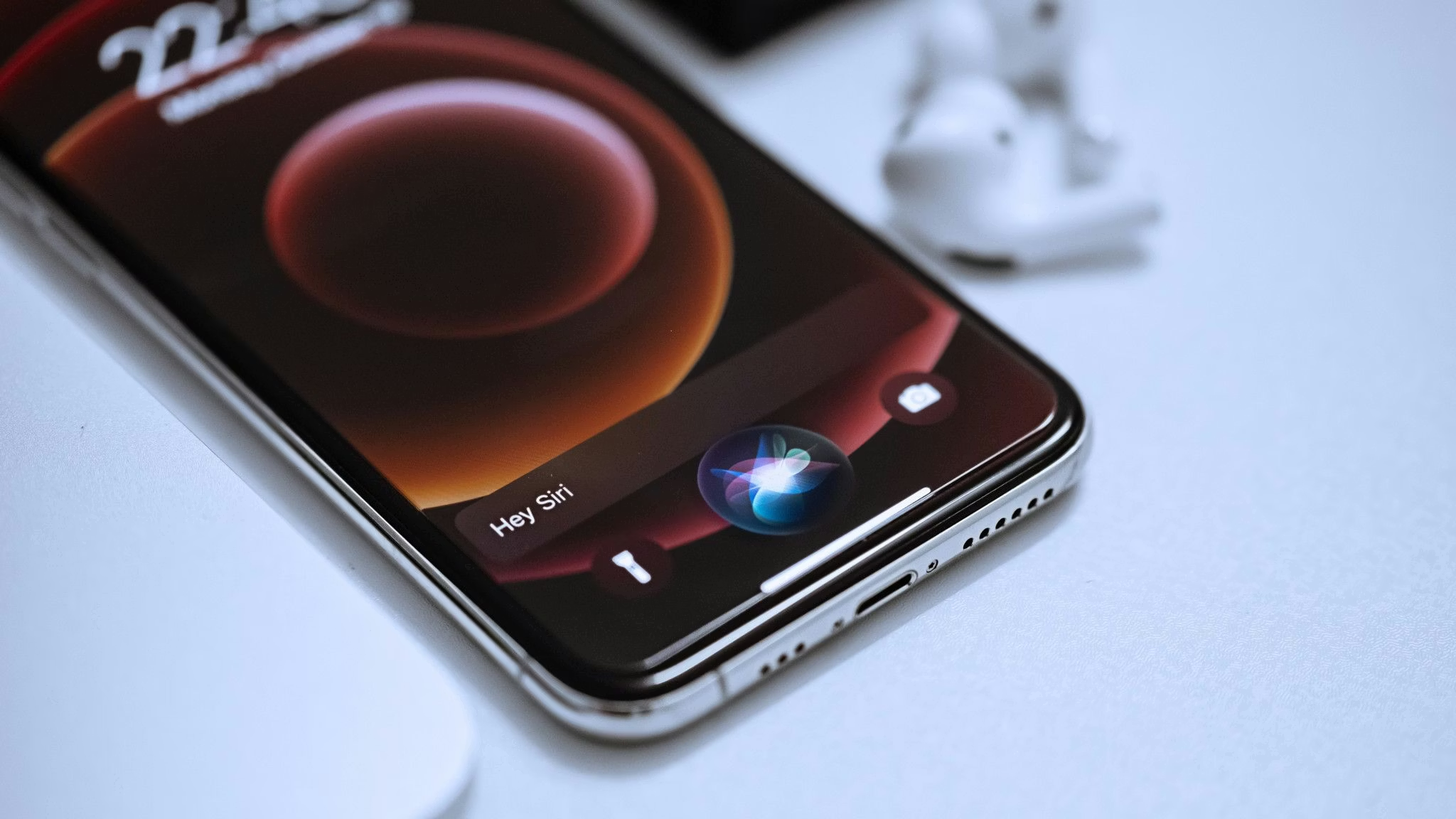 Apple’s Siri Revamp Could Turn The Assistant Into A Chatbot At WWDC