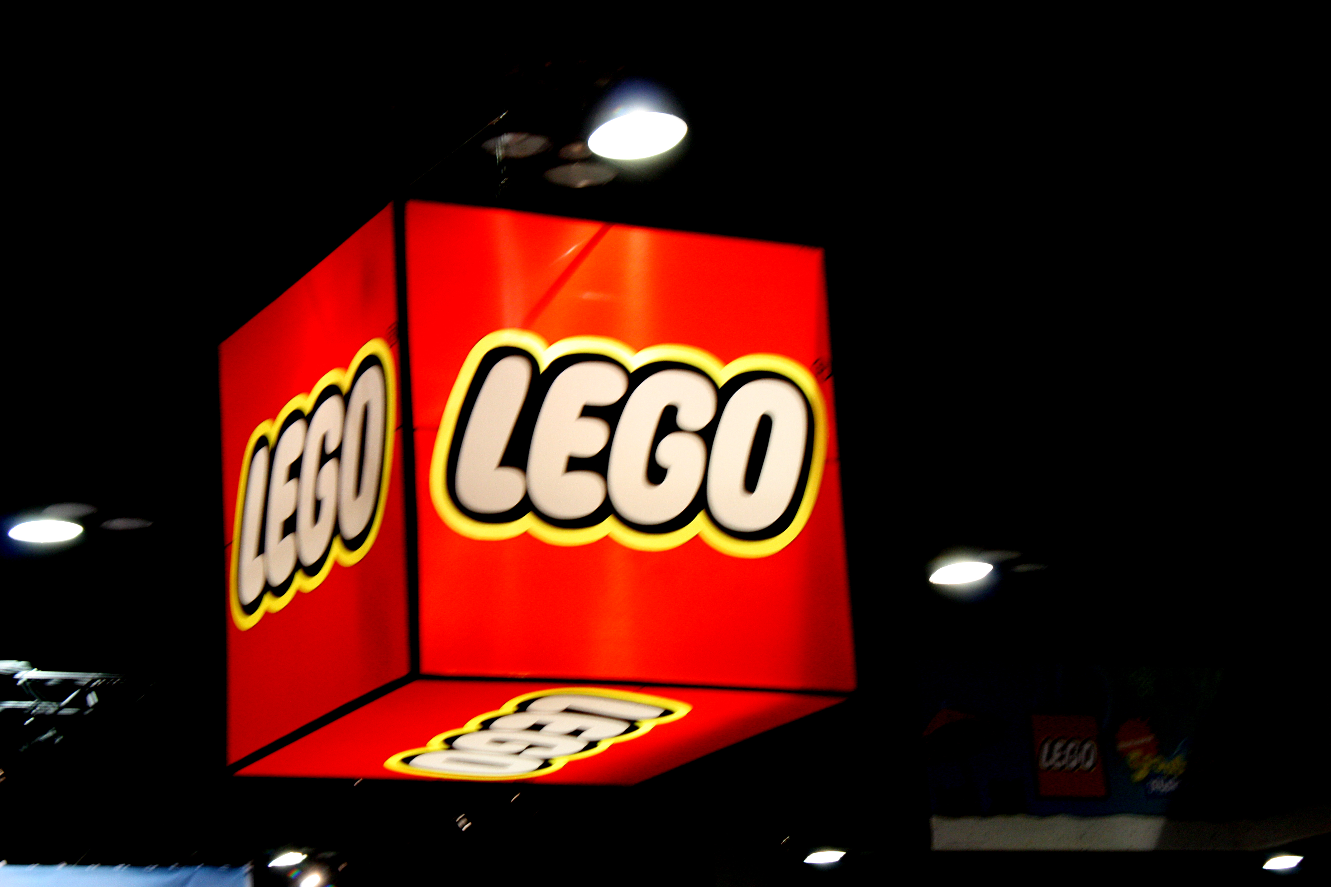 Lego Introduces Smart Play System With Interactive Bricks And Minifigures