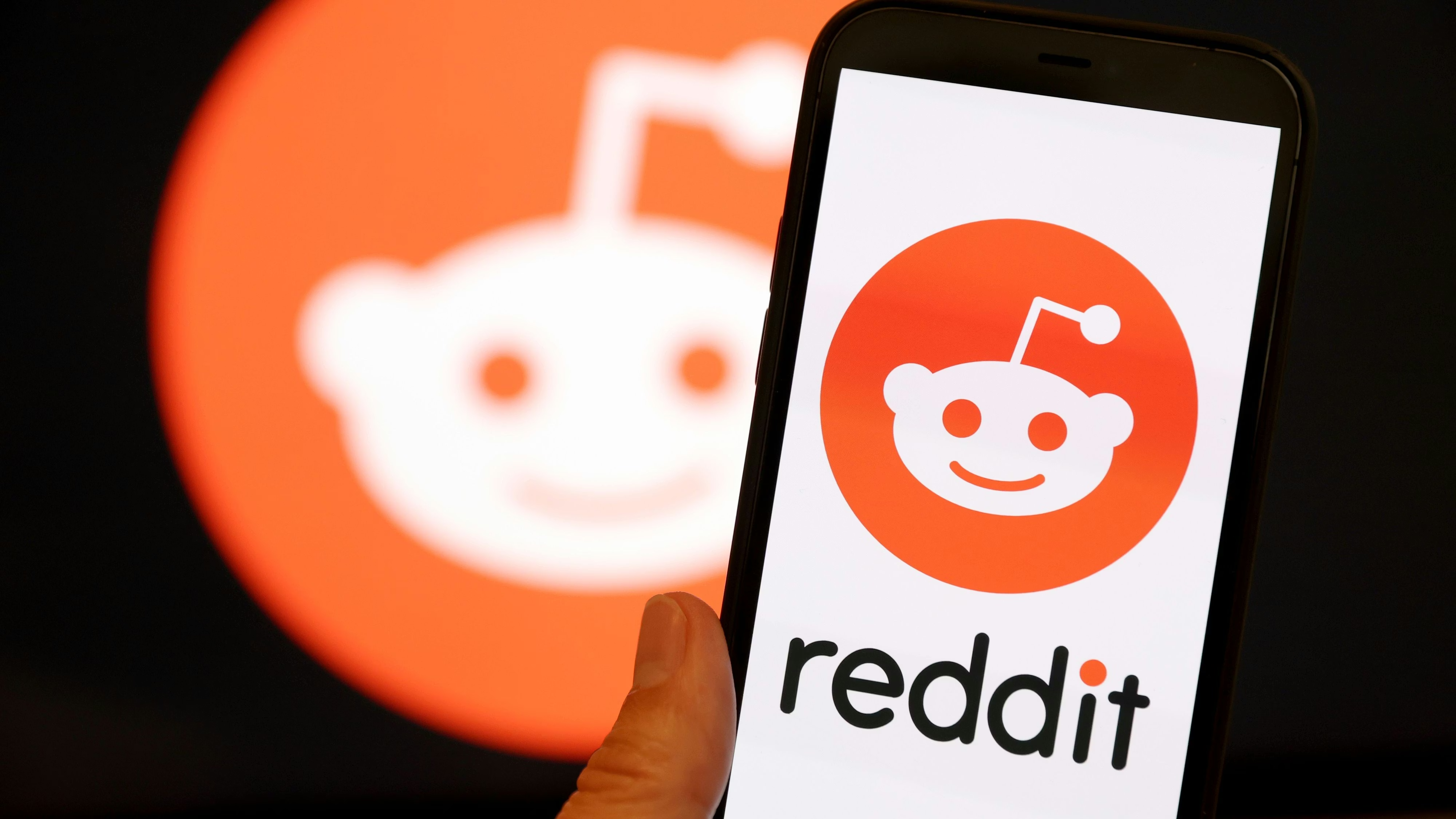 Viral Reddit Whistleblower Post On Food Delivery Practices Exposed As AI Hoax