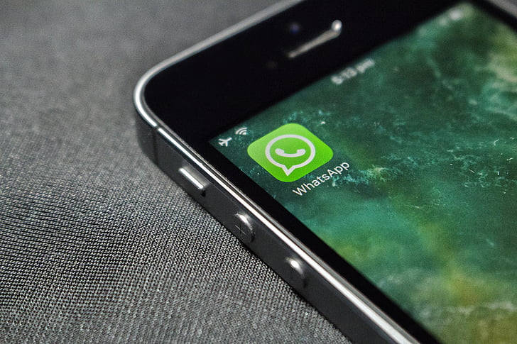 WhatsApp Adds AI Suggested Replies And New Editing Tools In Feature Update