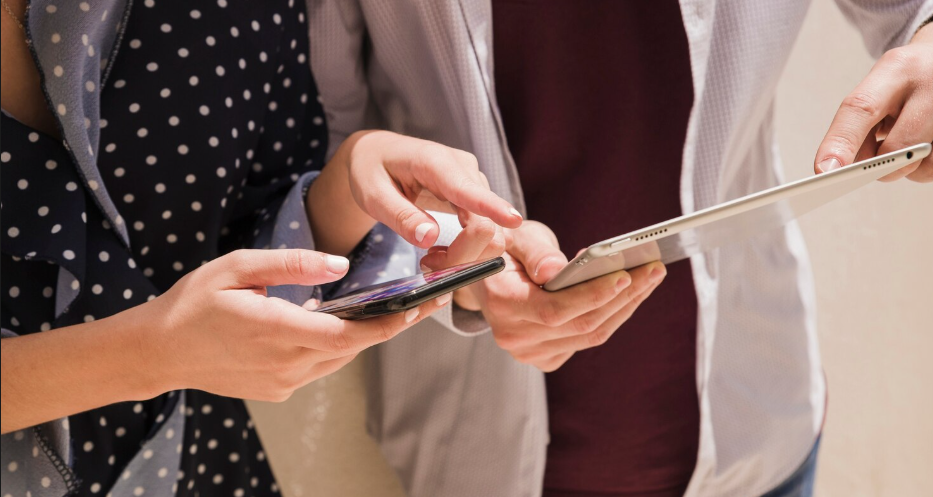 Survivor Contestants Partner To Launch Goal Tracking Application Paprclip