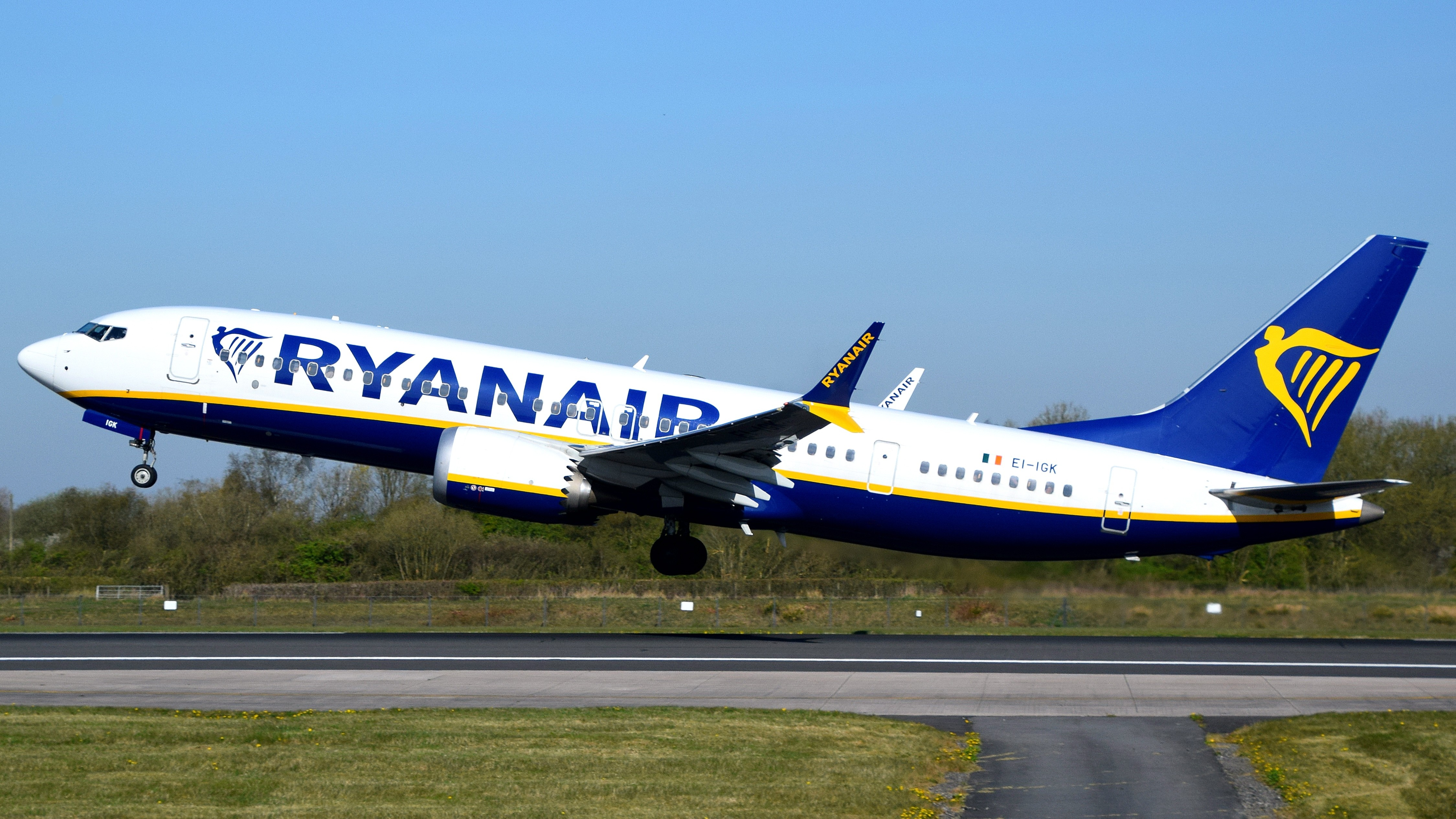 UK Watchdog Investigates Ryanair Fees For Parents Sitting With Children