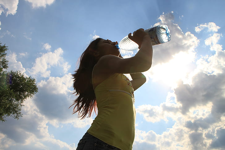 Hydration Gadgets Gain Attention as Experts Question Their Accuracy