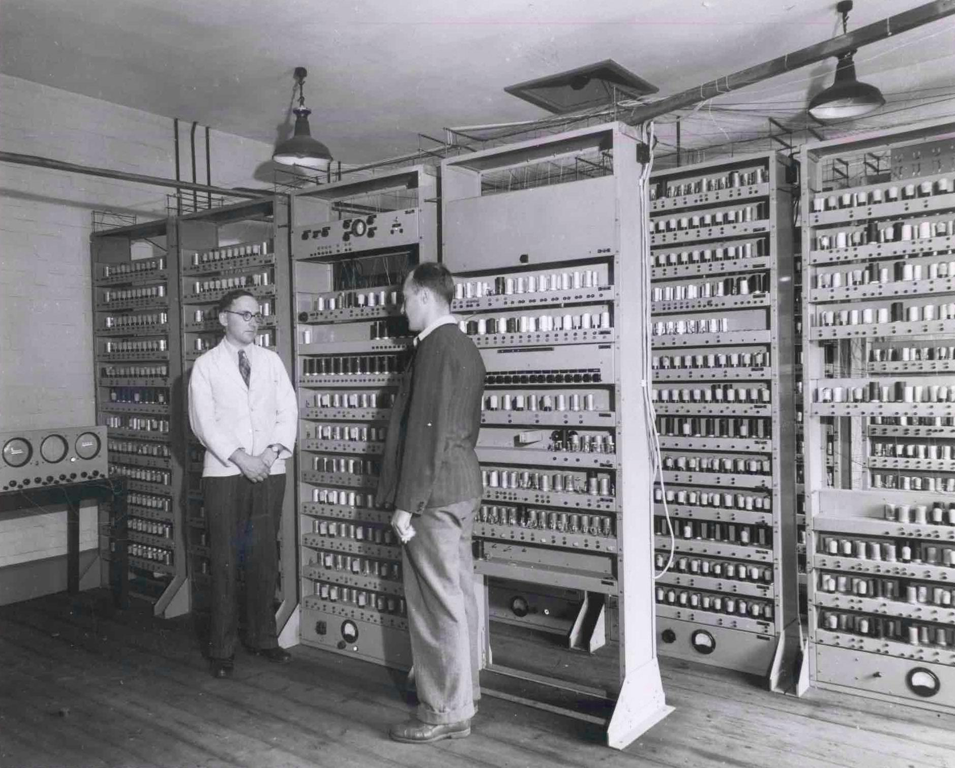 Blue Plaque Honours Cambridge’s Pioneering EDSAC Computer