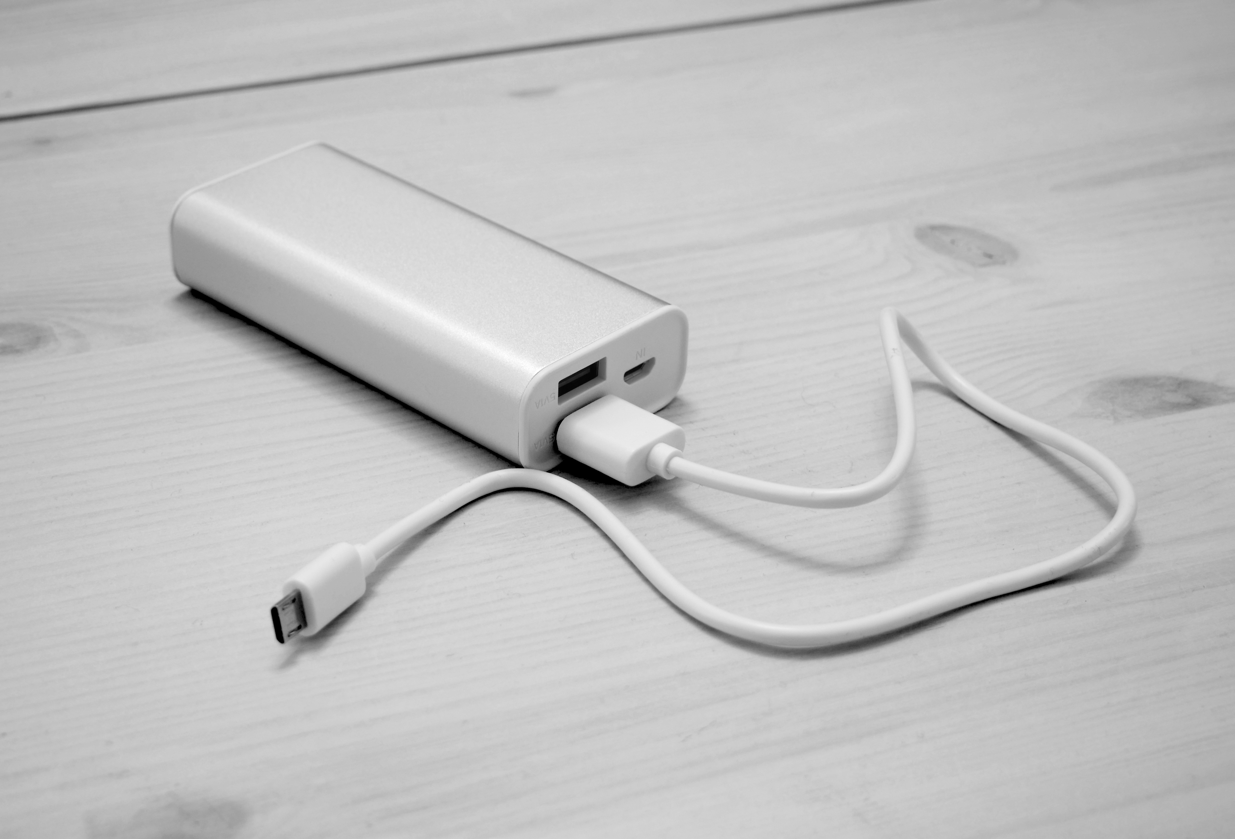 UK Passengers Warned Not to Pack Power Banks or Vapes in Hold Luggage