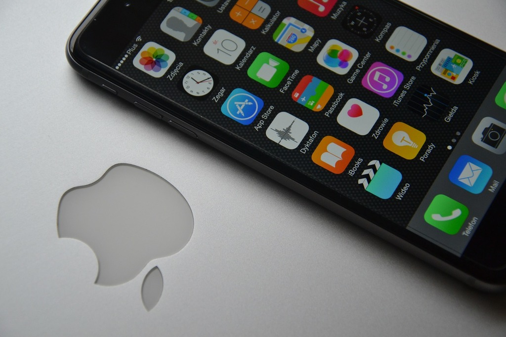 Apple Adds AI Tools Across Safari, Shortcuts, Photos And More