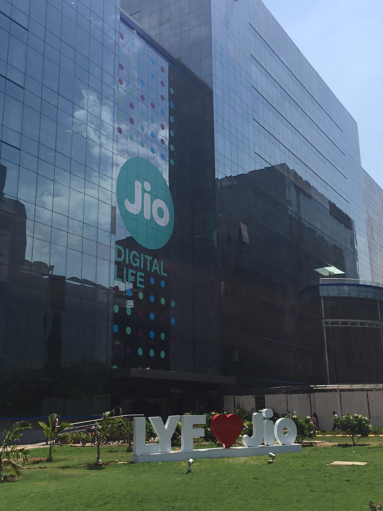 Jio Platforms and NSE Prepare Landmark IPOs for India’s Stock Market