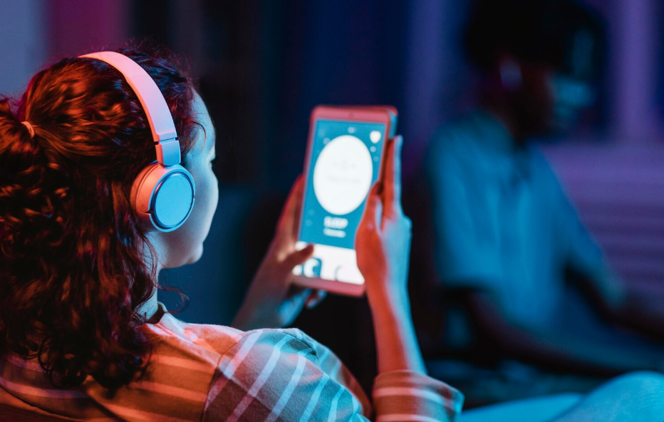 AI Pushes Entertainment Apps Toward the Same All-In-One Model