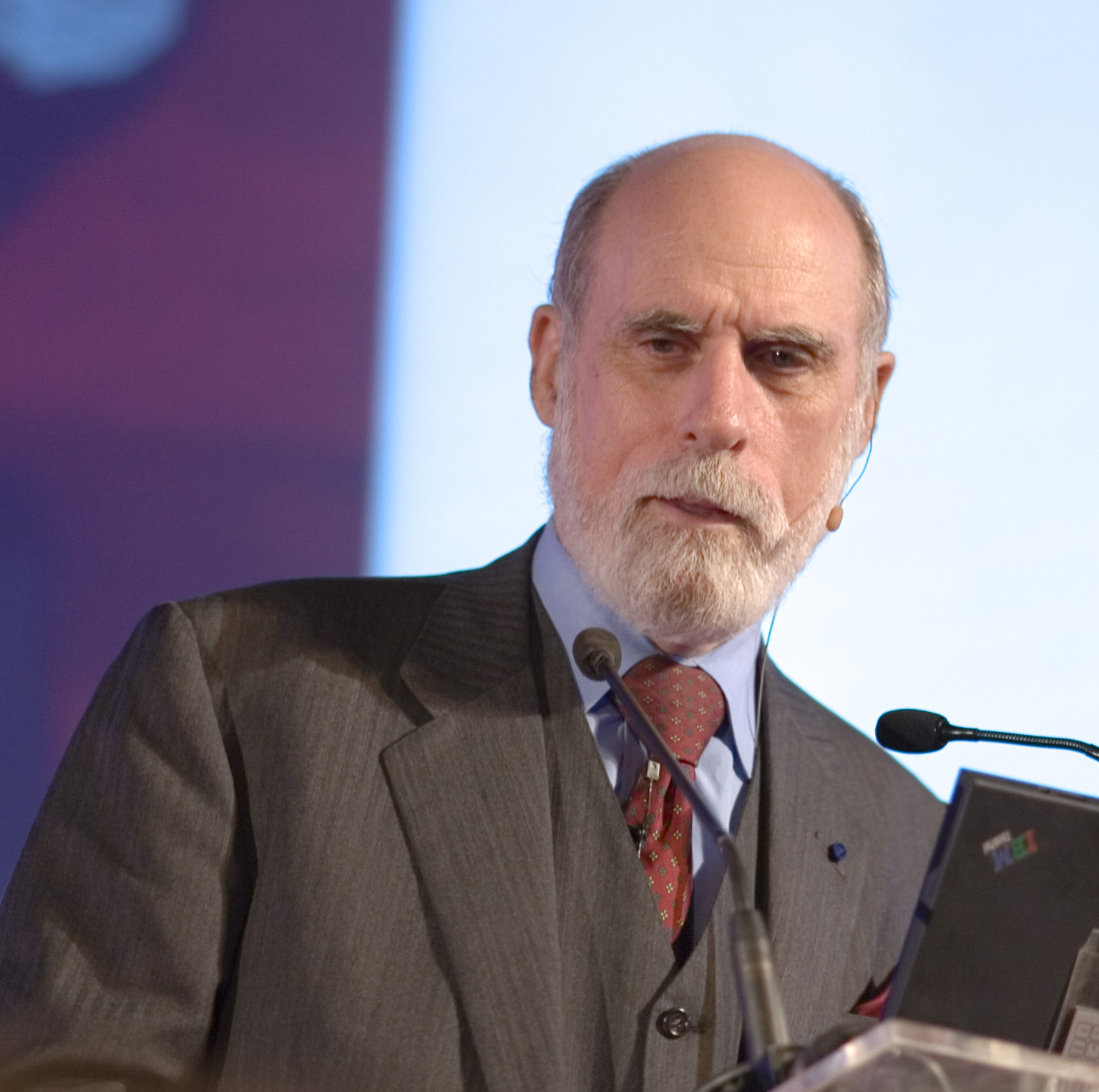 Internet Pioneer Vint Cerf to Retire From Google After 20 Years