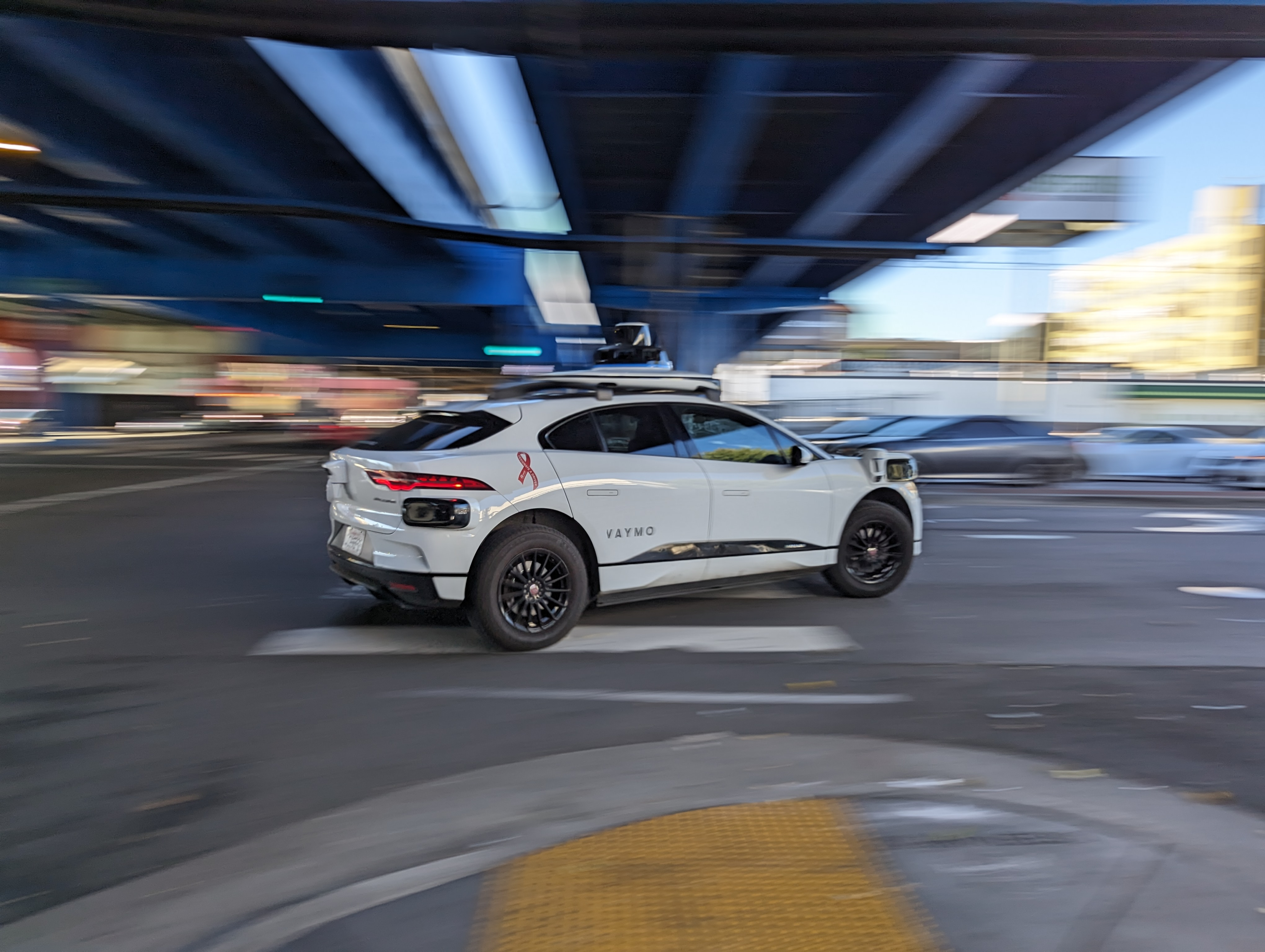 Waymo Restores Freeway Routes After Construction-Zone Recall
