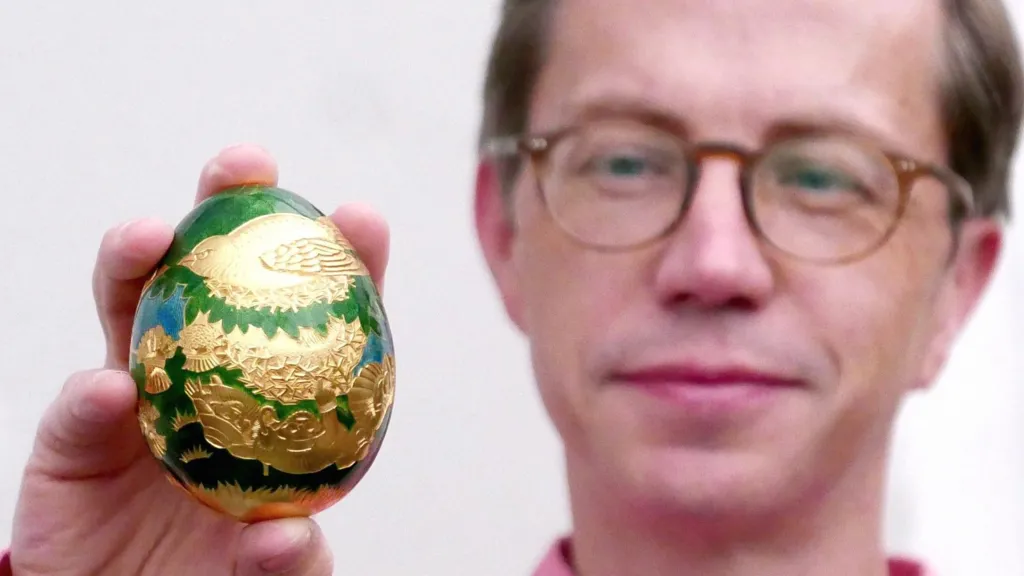 Cadbury’s 22-Carat Golden Egg Sells for Record £123,500
