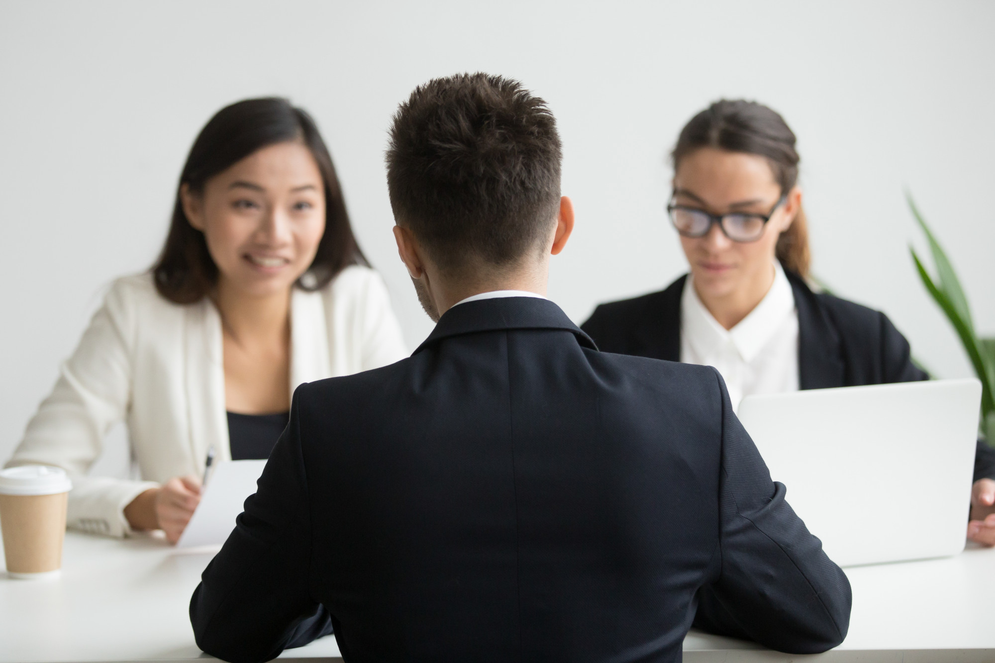 UK Graduate Job Vacancies Nearly Halve as AI and Hiring Costs Reshape Entry-Level Work