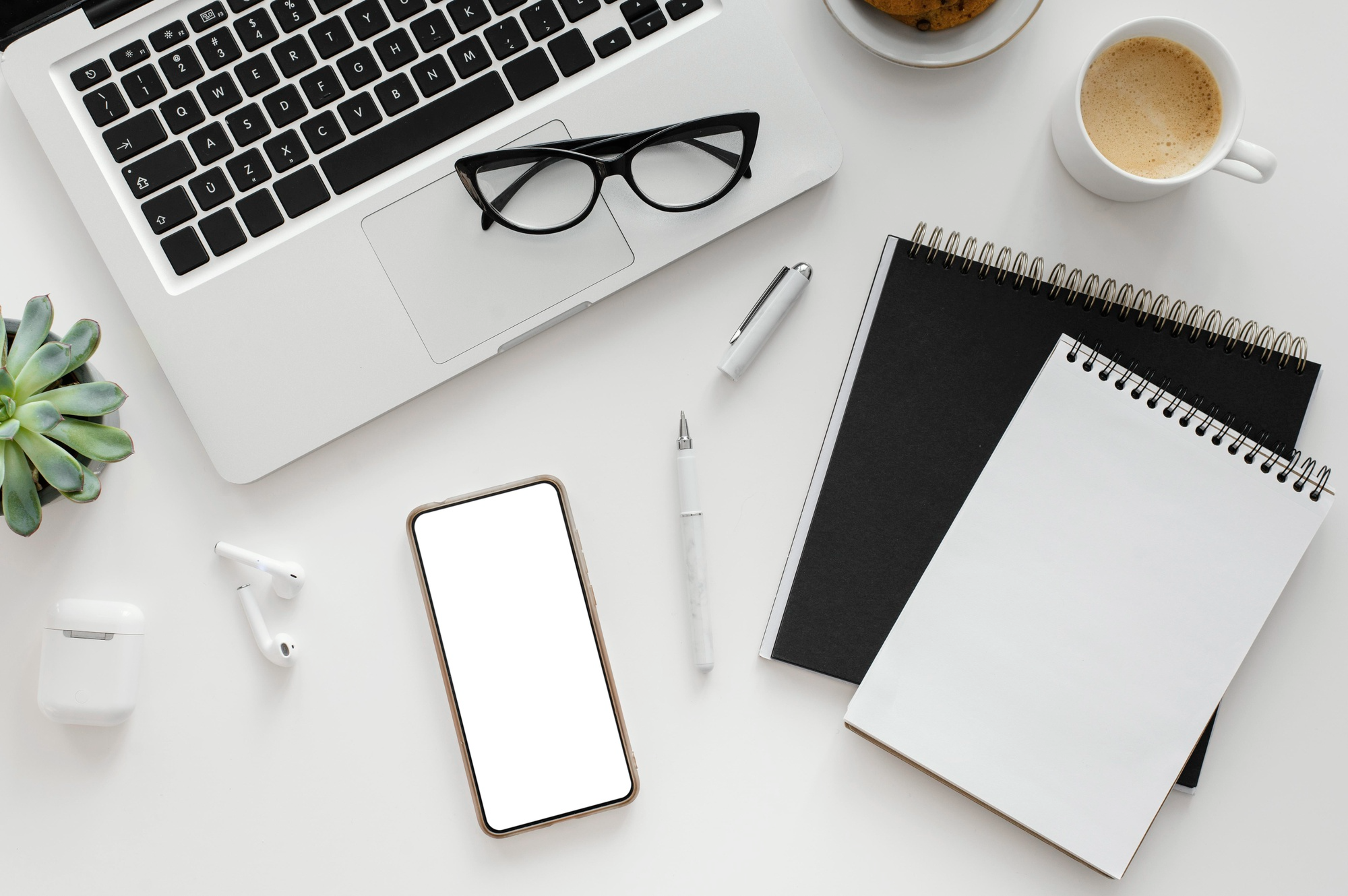 9 Desk Gadgets to Improve Workspace Organization and Productivity